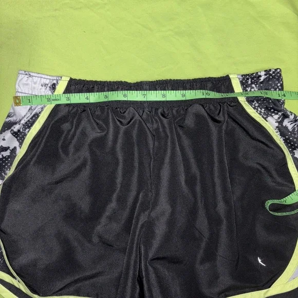 Danskin Now Running Shorts Women's Size S (4-6) Black Marble with Green Trim - Picture 5 of 6